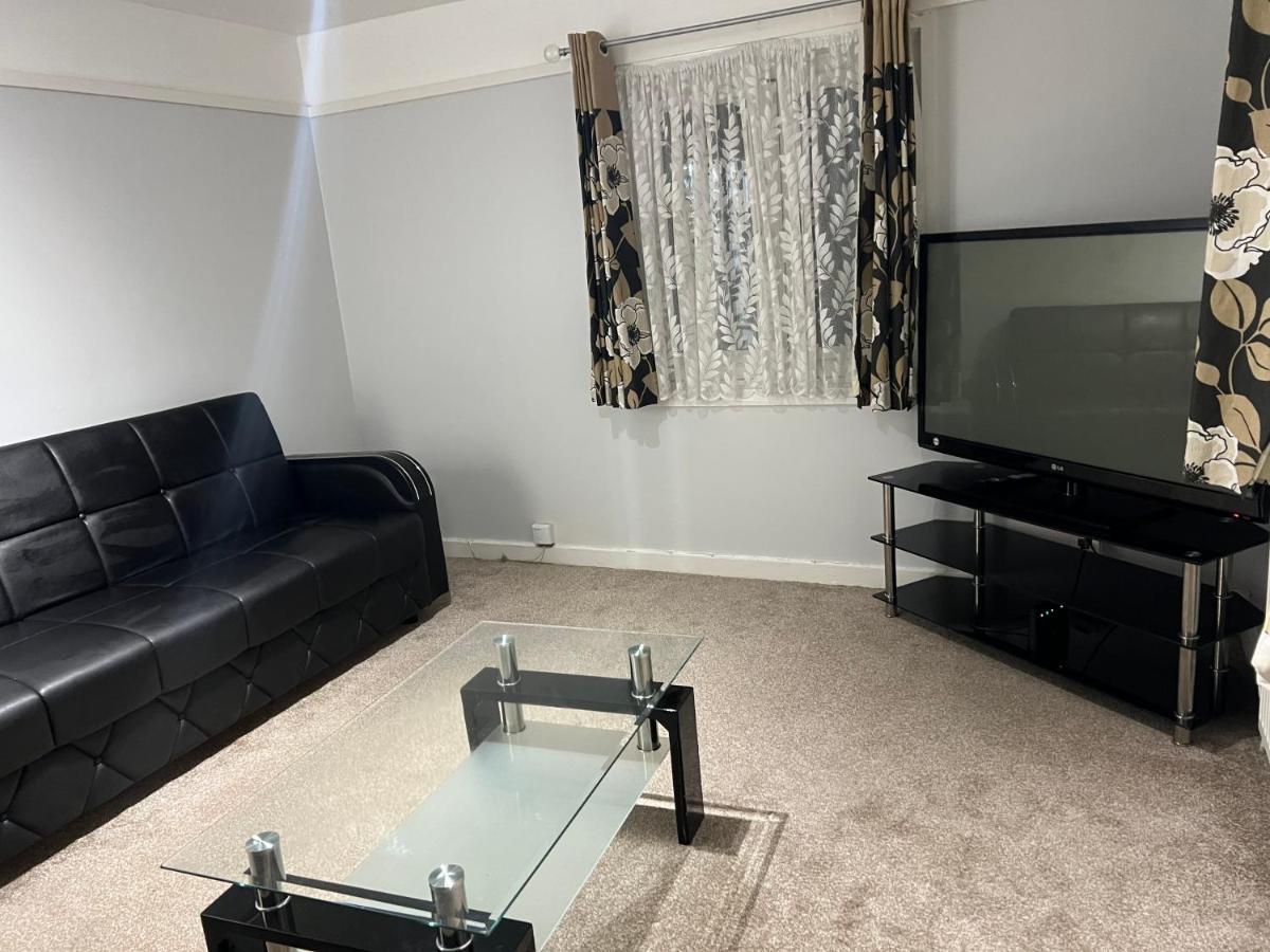 Cosy 2 Bedroom Flat * London