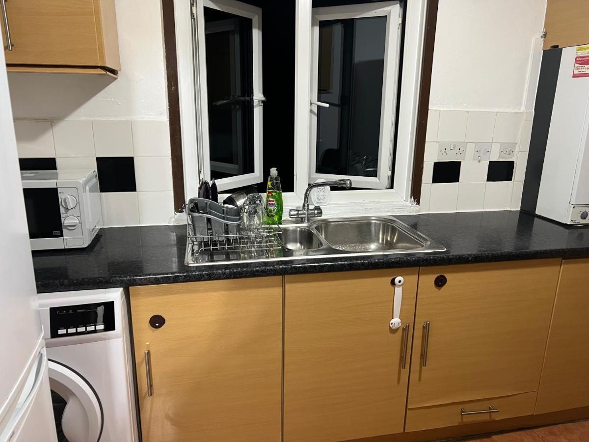 Апартаменты Cosy 2 Bedroom Flat Лондон